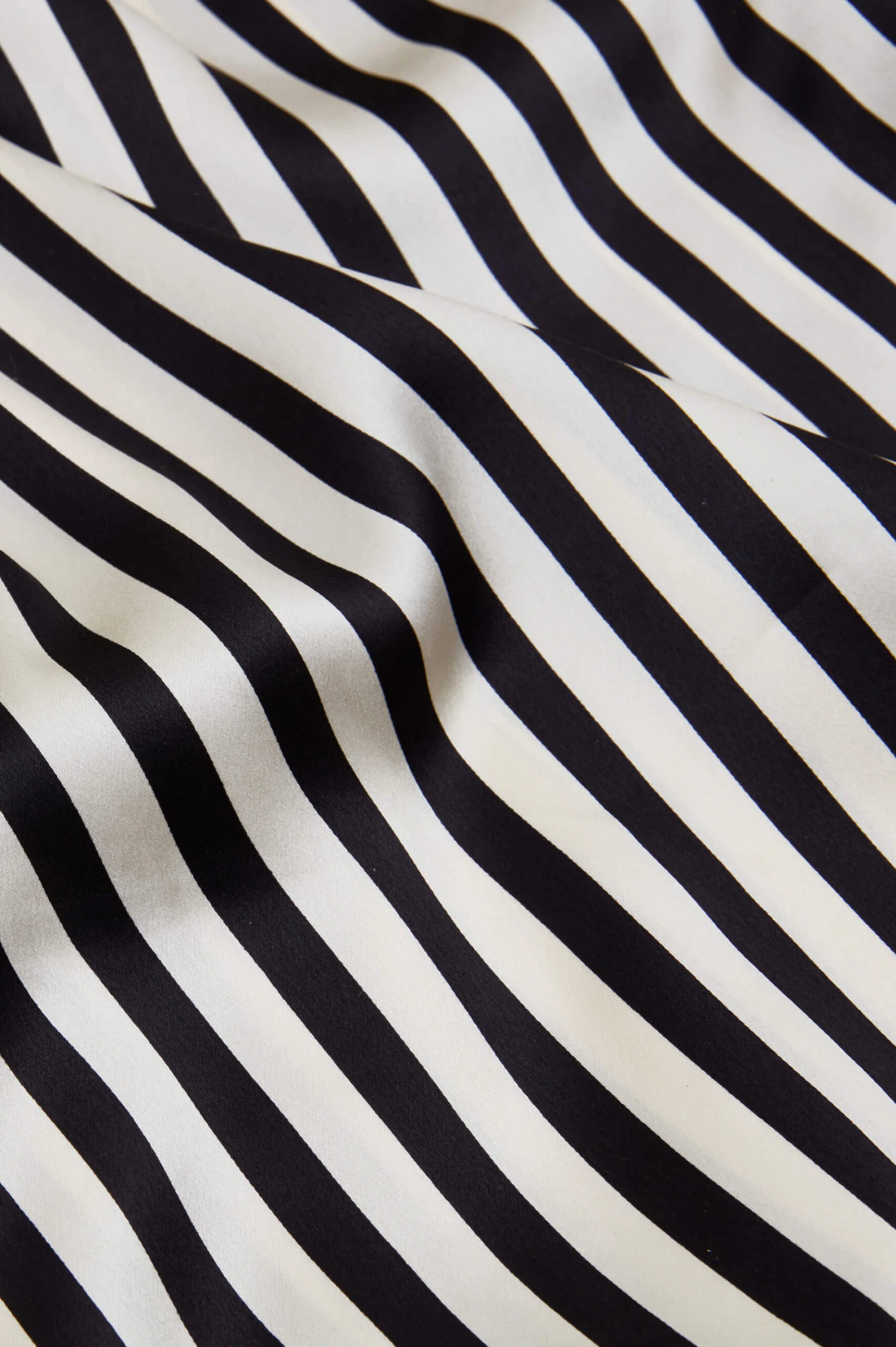 Capability Nika Silk Satin Robe - Image 7