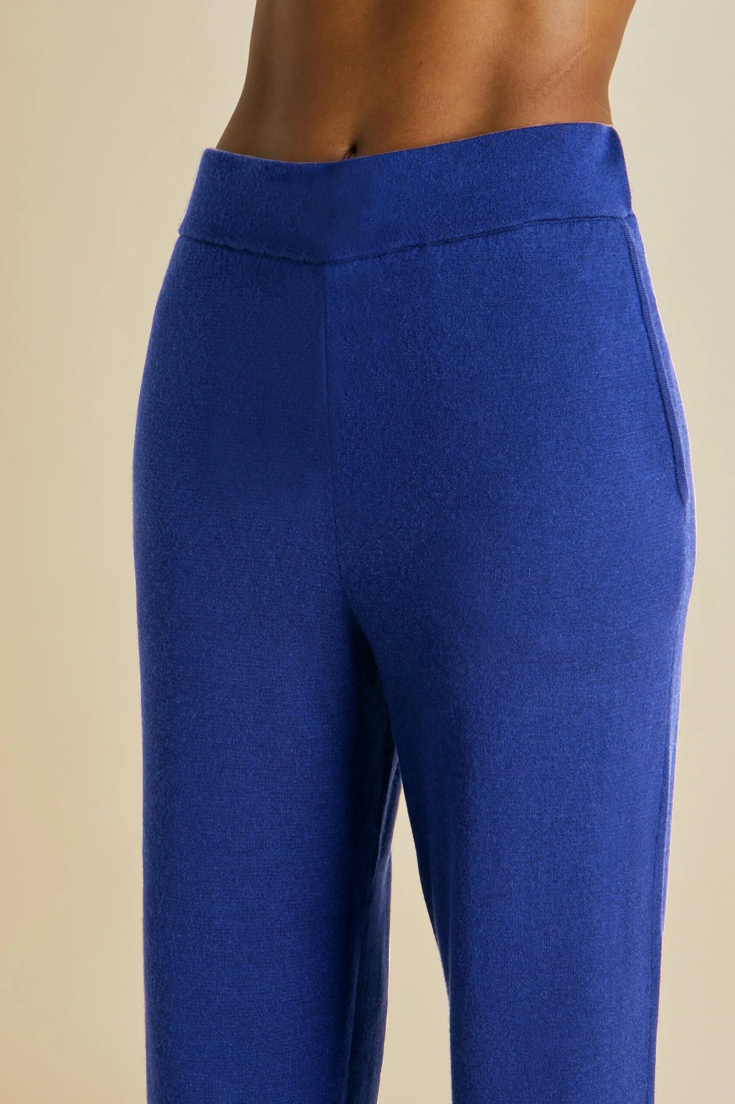Carmel Tulum Silk-Cashmere Tracksuit - Image 7