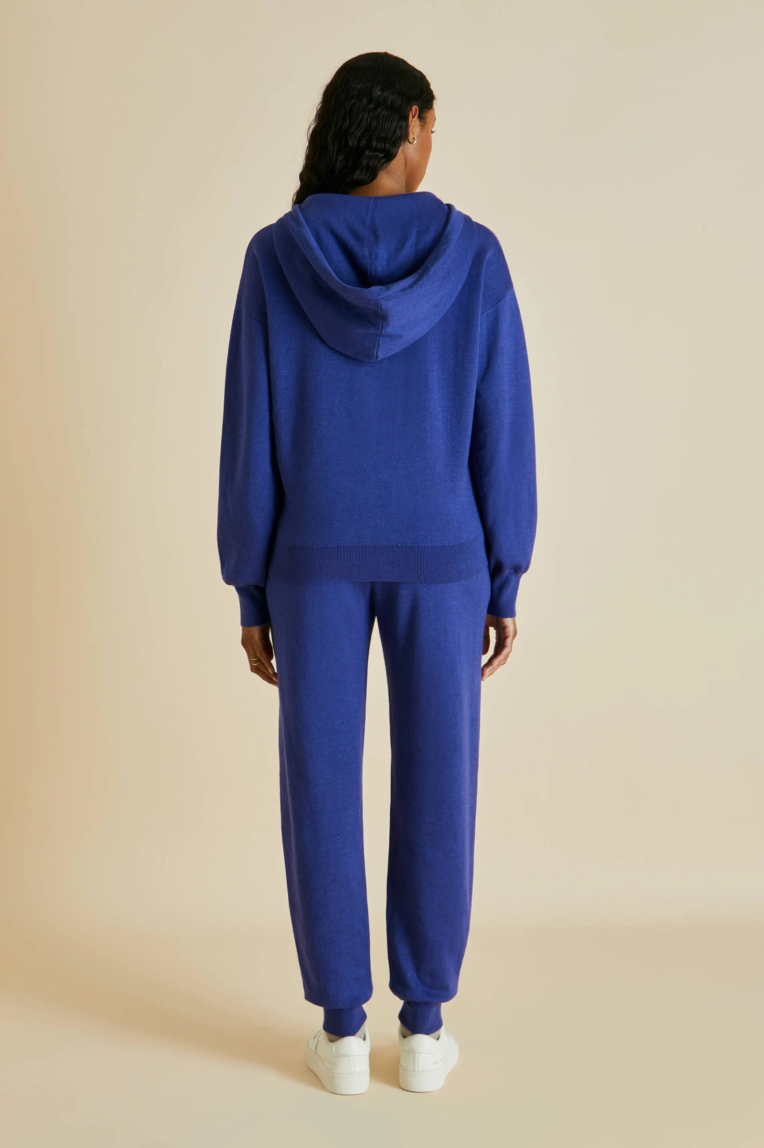 Della Tulum Silk-Cashmere Tracksuit - Image 4