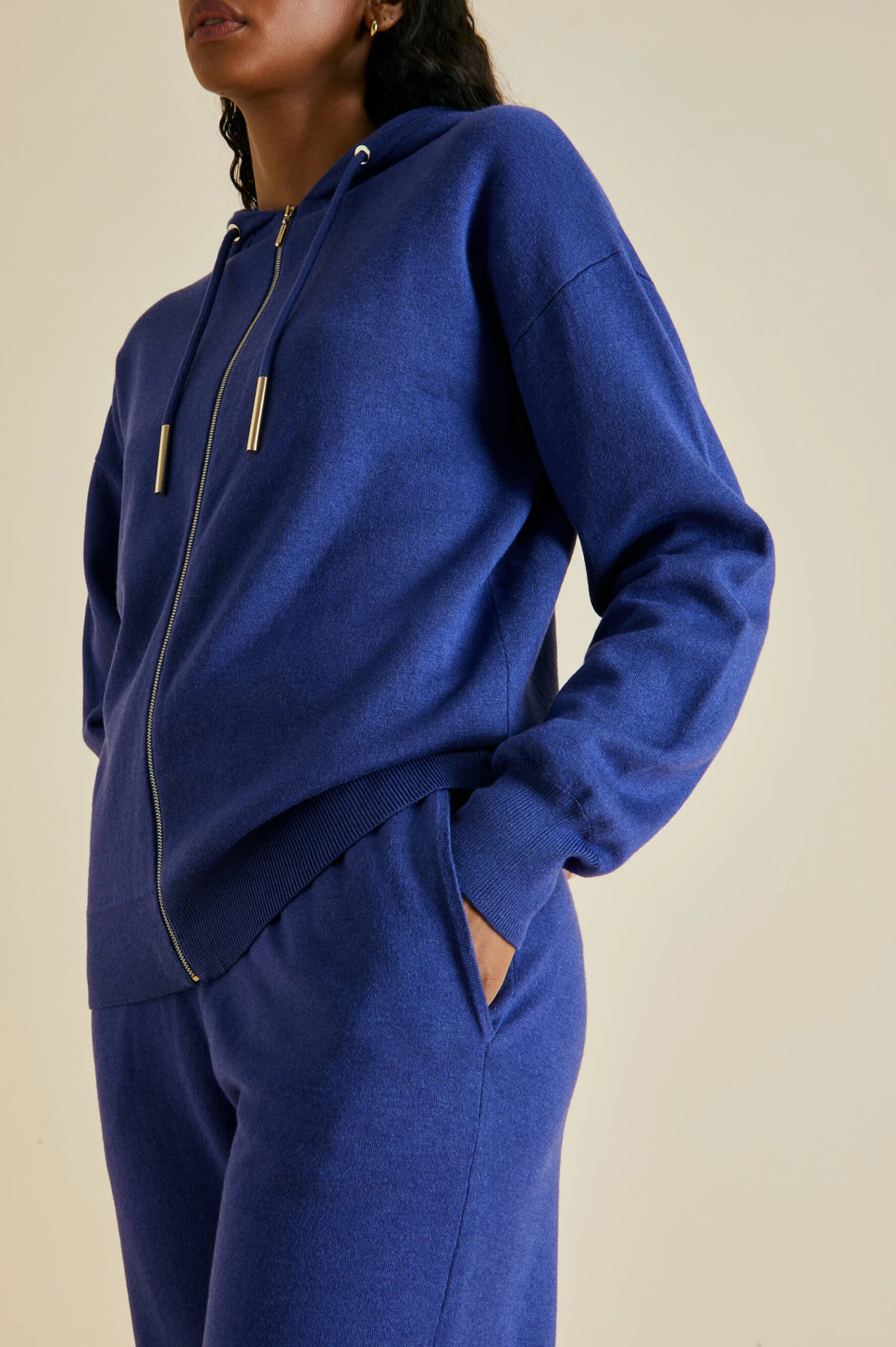 Della Tulum Silk-Cashmere Tracksuit - Image 7