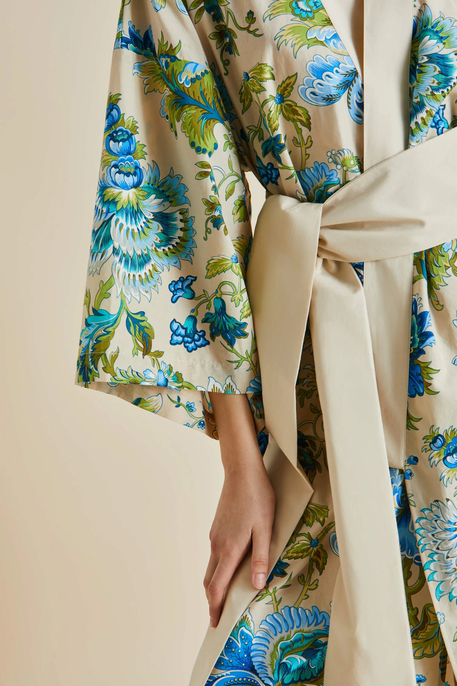 Amaya Jasmine Blue Floral Cotton-Silk Robe - Image 5