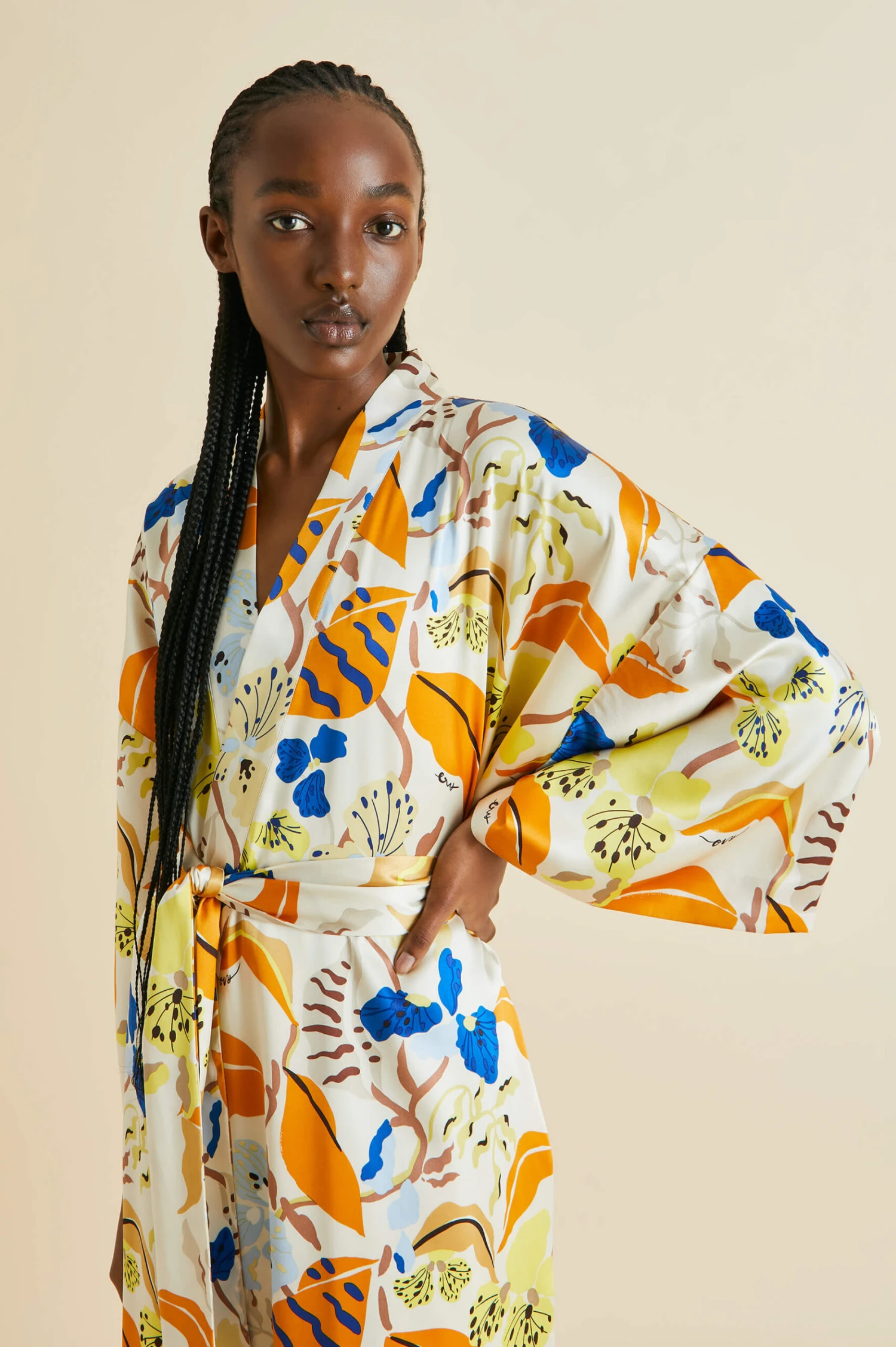 Queenie Feliu Cream Floral Silk Satin Robe - Image 4